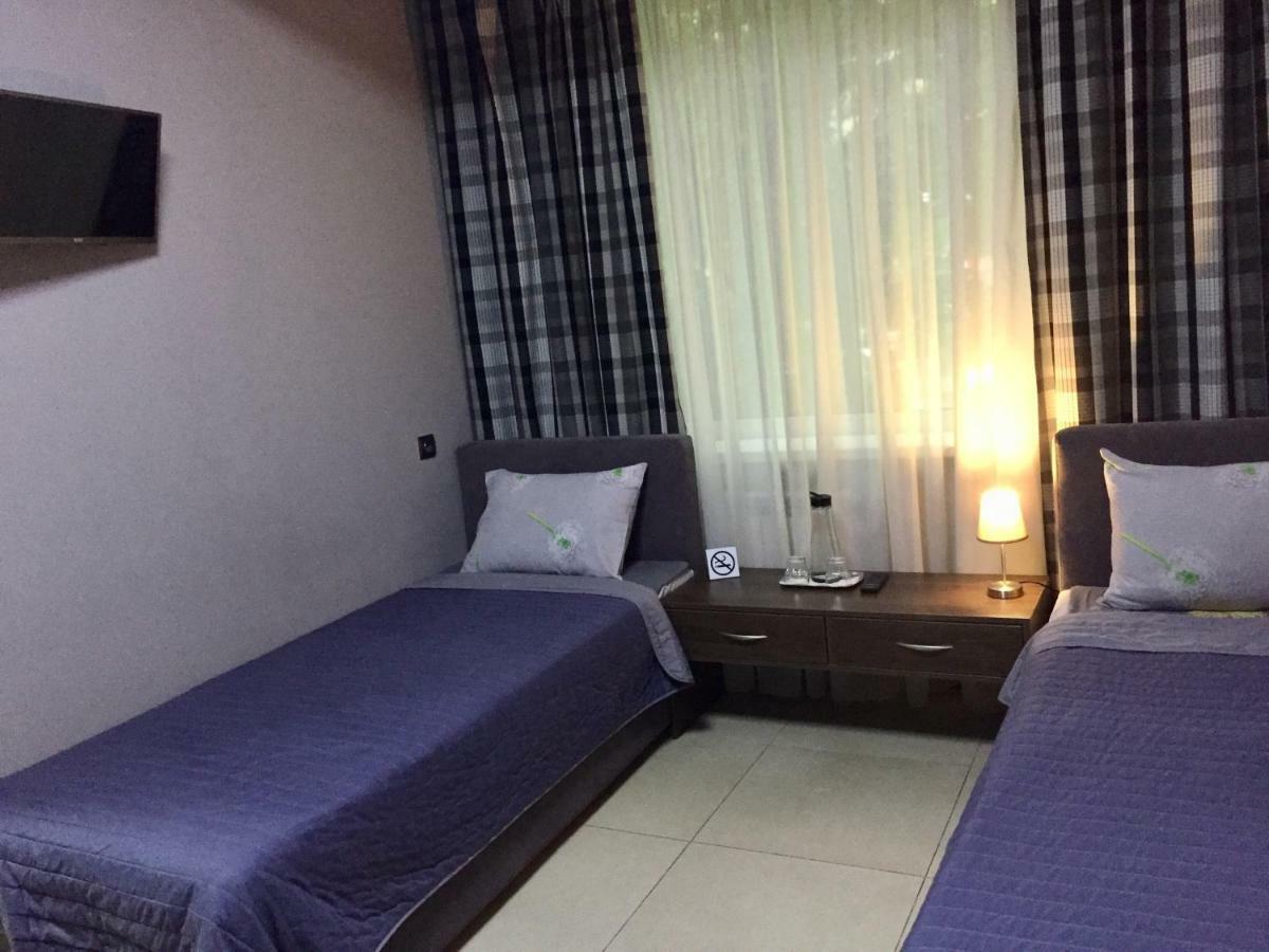 Westend Hotel Kiev Bagian luar foto