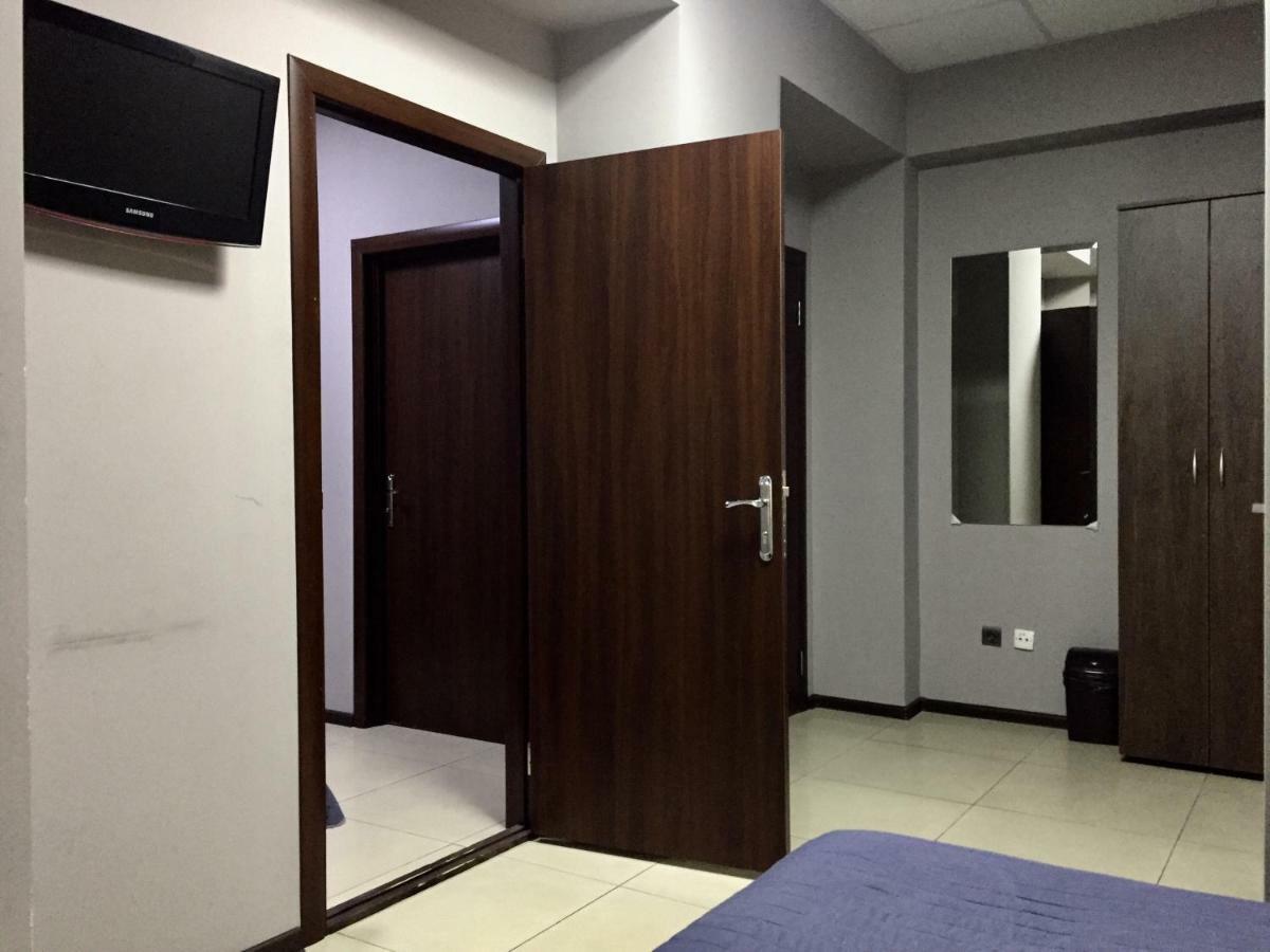 Westend Hotel Kiev Bagian luar foto