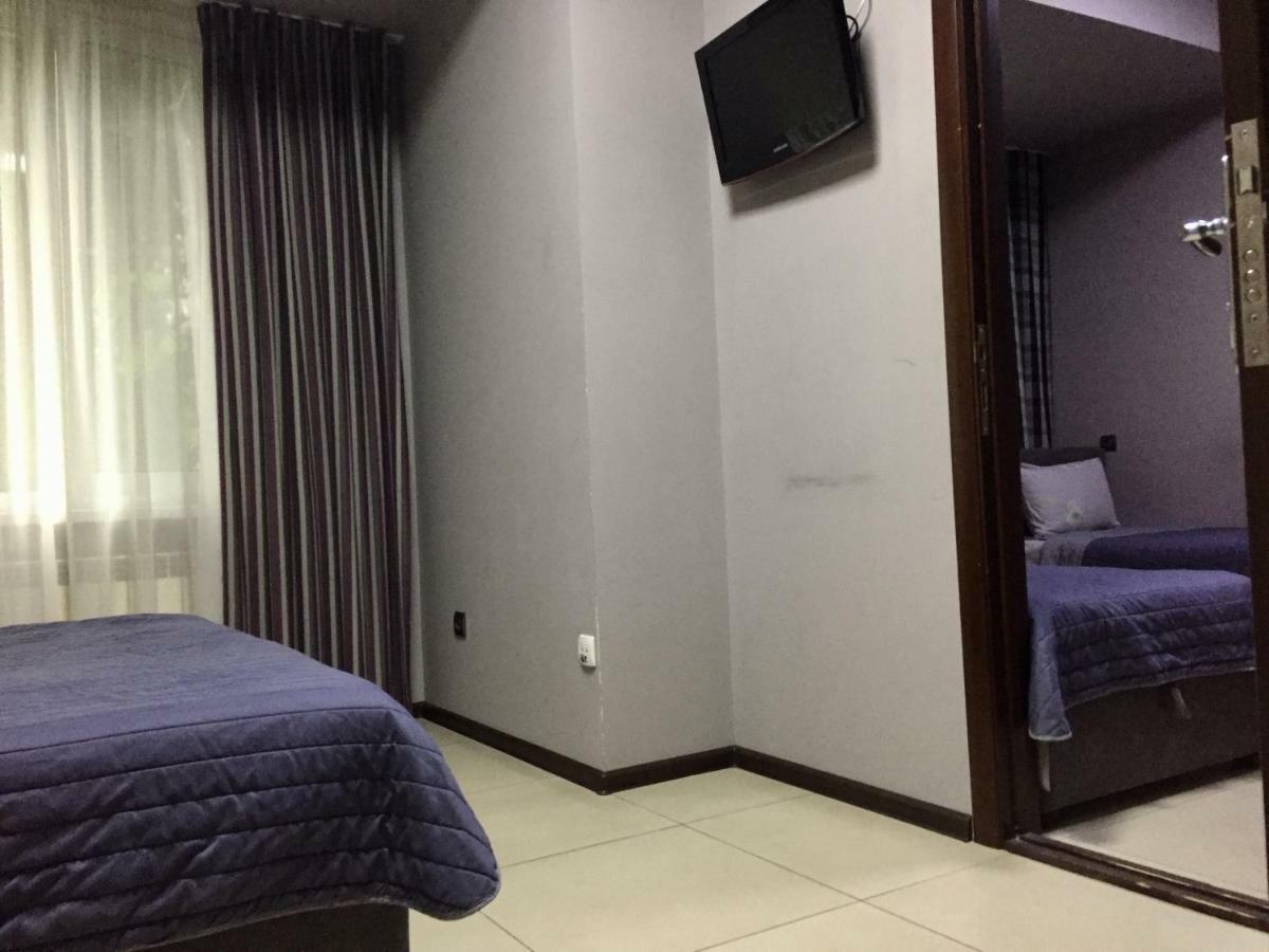 Westend Hotel Kiev Bagian luar foto
